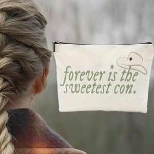 Cosmetic Bag with Zipper & Print of Taylor Swift’s Lyrics Cowboy Like Me NEW